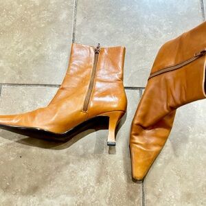 Real leather - super soft. Hillard & Hanson pointy toe booties